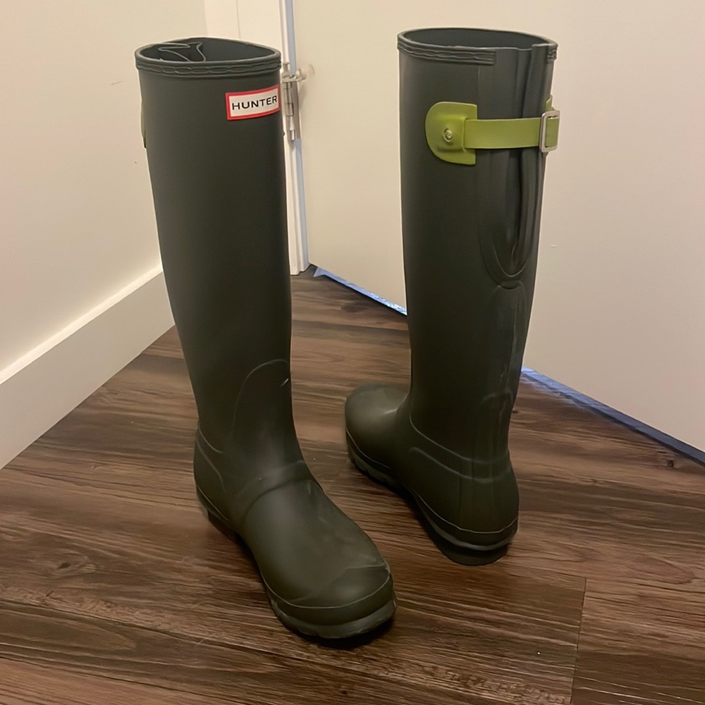 Green tall Hunter boots / rain boots